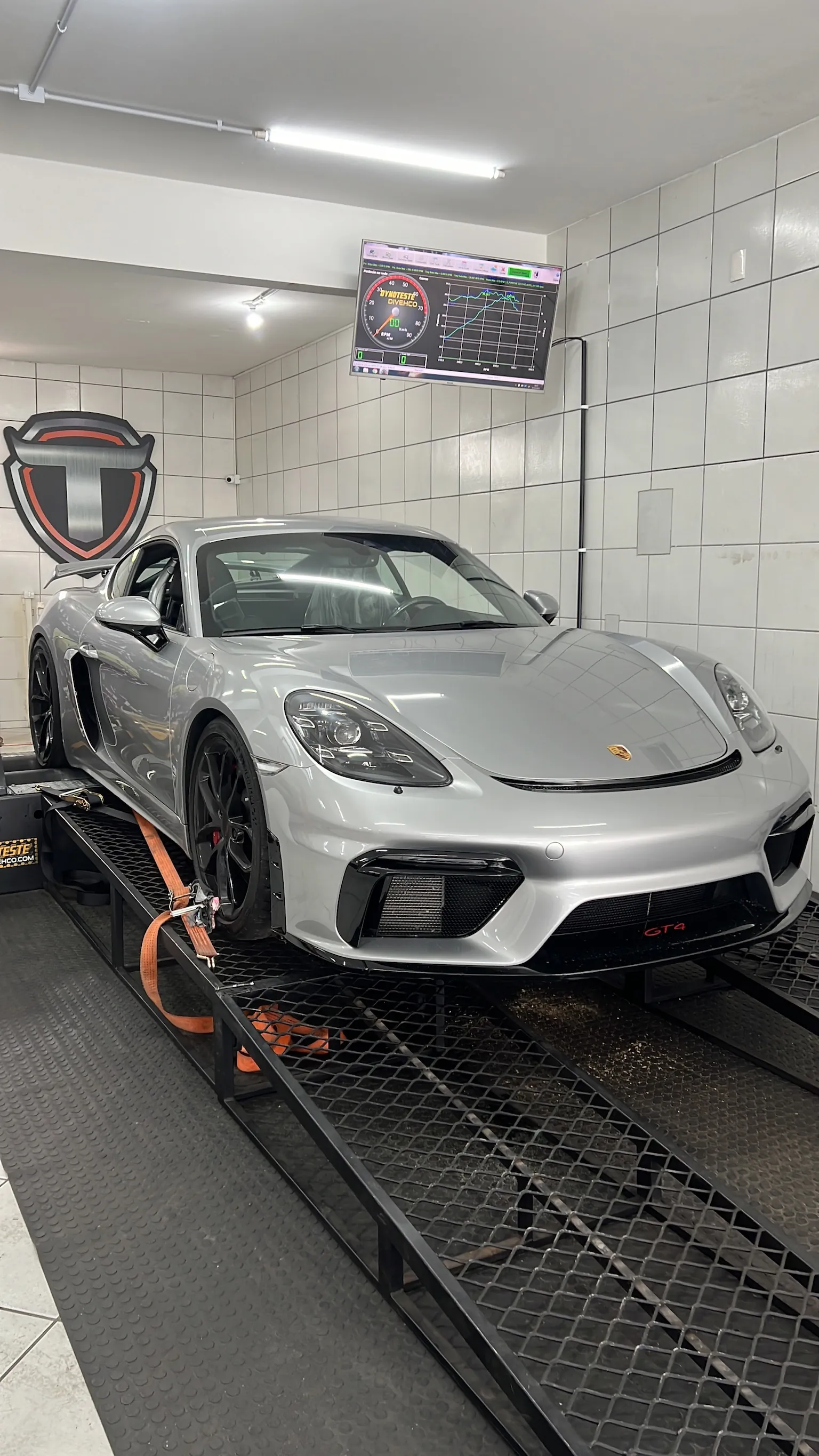 Porsche GTS no dinamômetro Toro Performance